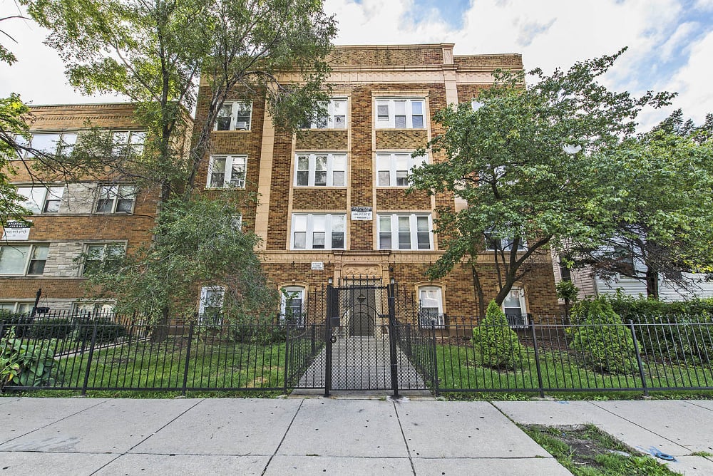 Apartments for rent under $900 in Chicago - 723-25 N Central Ave 